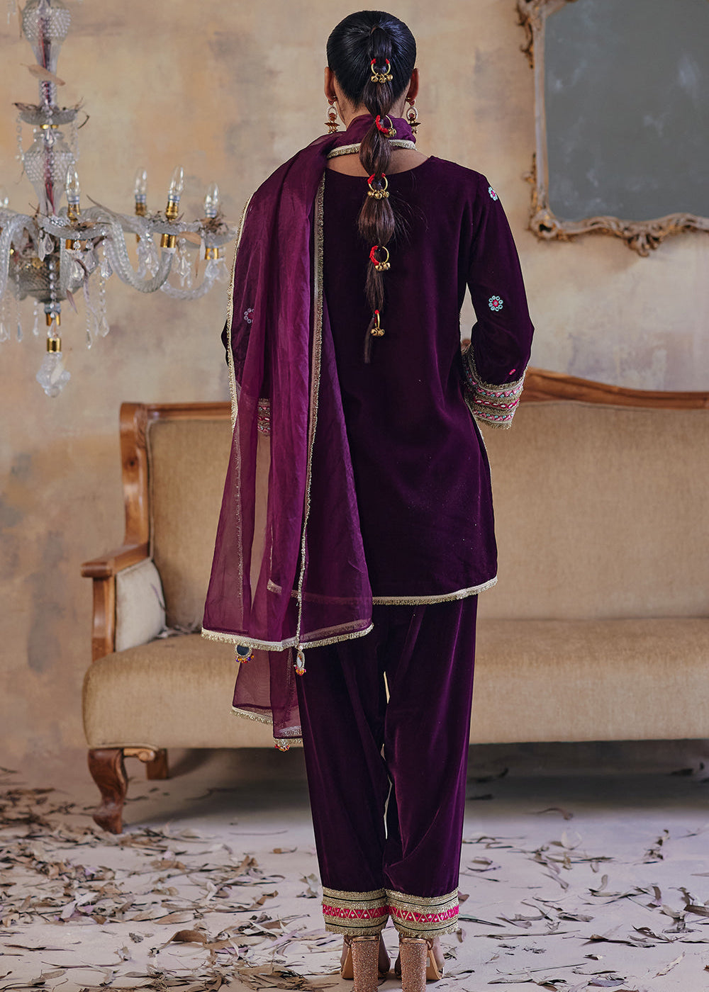 velvet-gazal-aj-mehfil-01-2_a8d94c0b-1ceb-4db8-ac2e-c55cd0376b9e.jpg