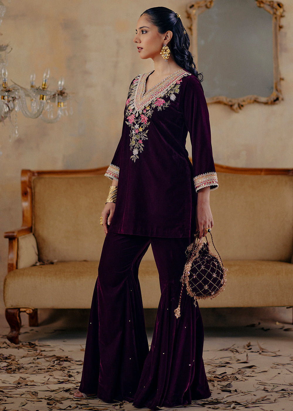 velvet-maaheru-aj-mehfil-02-2_4612a09e-6197-480b-8cb7-febe72bfbc65.jpg
